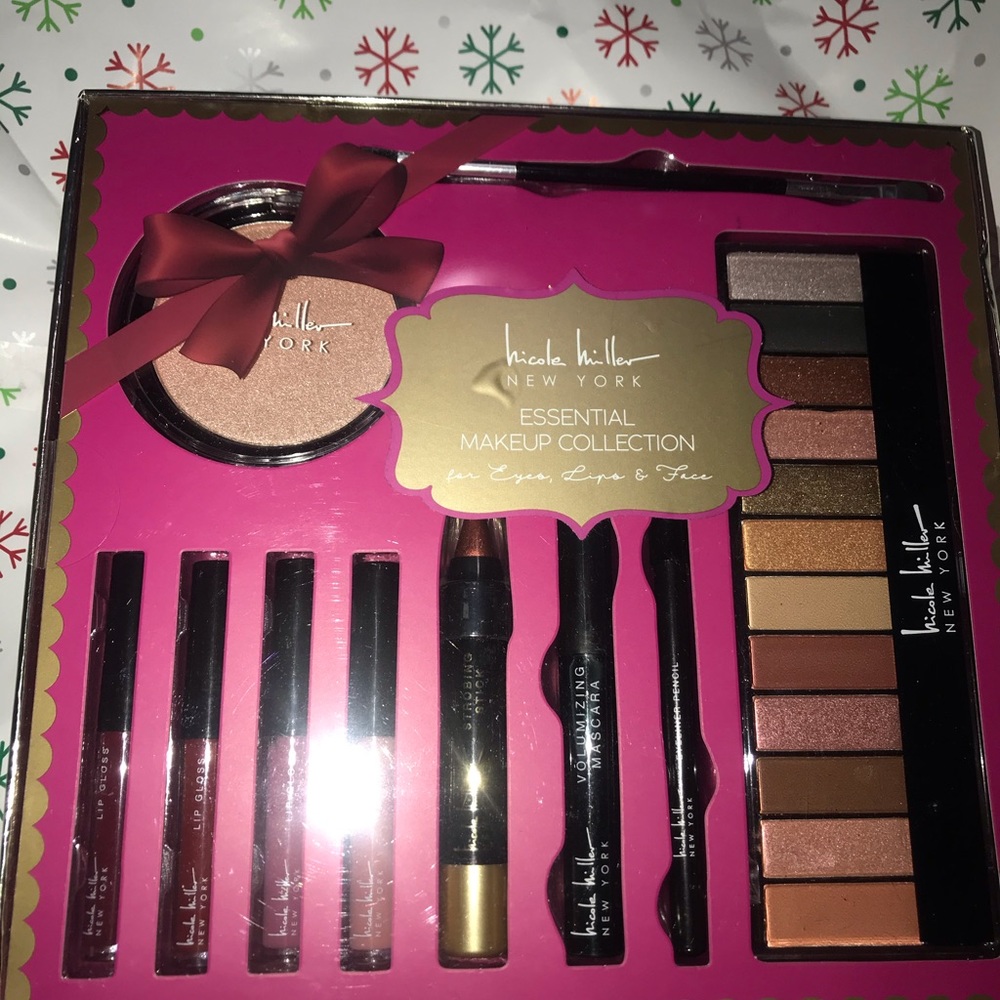 Nicole hiller New York makeup collection